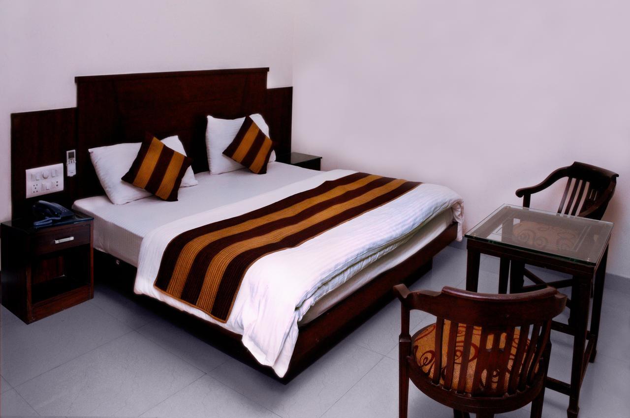 Hotel Usa New Delhi Exterior foto